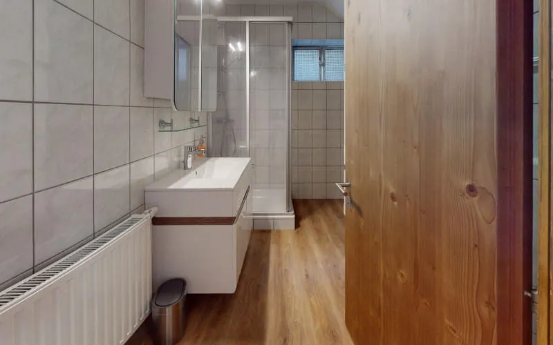 residencecosywestendorfbathroom.jpg