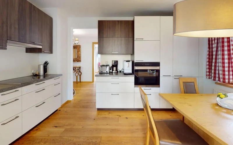 residencecosywestendorfkitchen.jpg